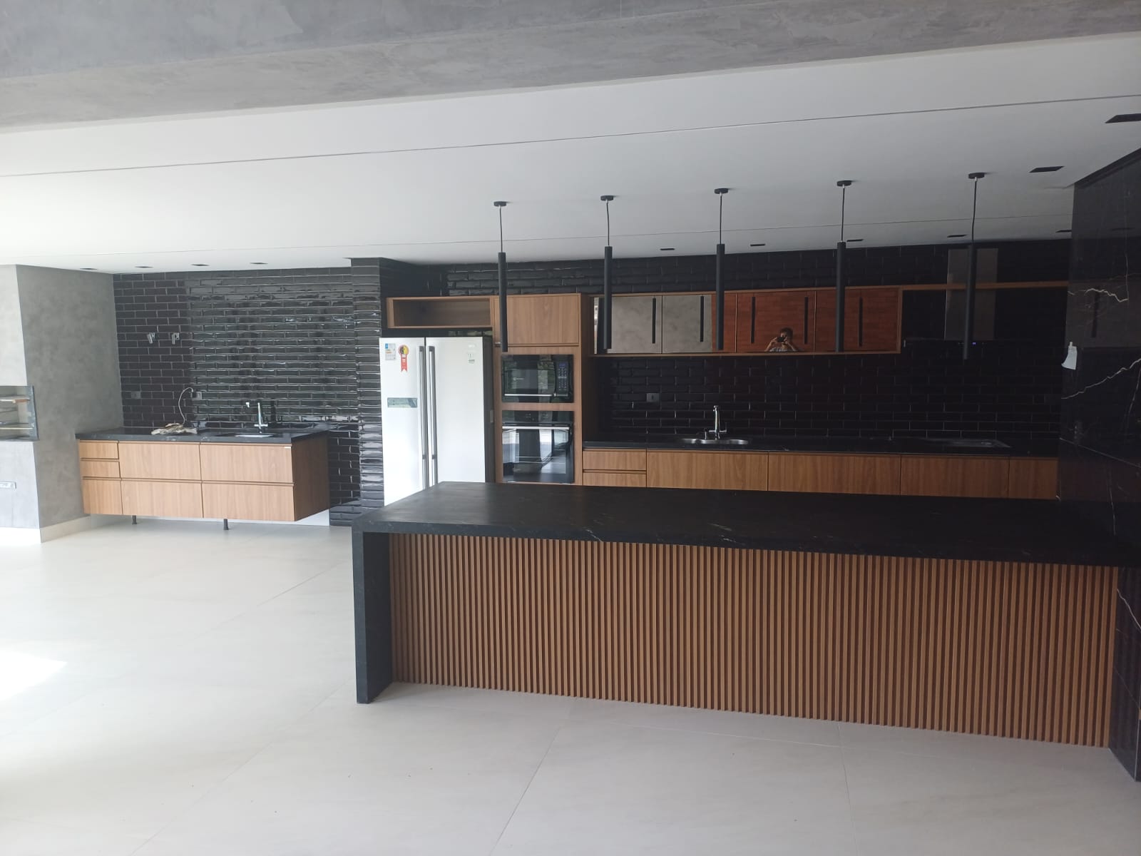 Cozinha gourmet em pedra preta